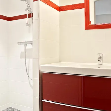 Maison De 2 Chambres A Avec Terrasse Amenagee Et Wifi Hébergement de vacances
