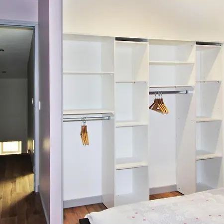 Hébergement de vacances Maison De 2 Chambres A Avec Terrasse Amenagee Et Wifi Volvic