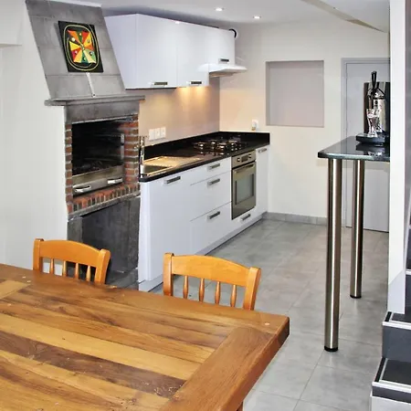 Maison De 2 Chambres A Avec Terrasse Amenagee Et Wifi Hébergement de vacances Volvic