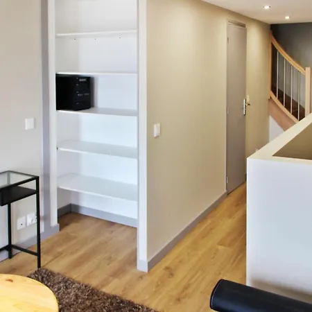 Maison De 2 Chambres A Avec Terrasse Amenagee Et Wifi Hébergement de vacances Volvic